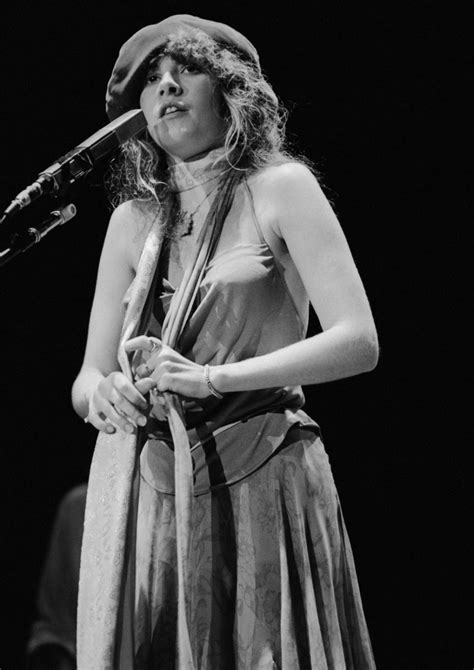 Art Print Poster Stevie Nicks Sings In Fleetwood Mac Concert