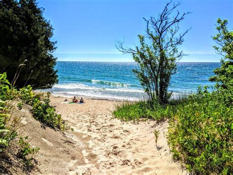 Hidden Beaches On Wisconsin S Great Lakes You Ve Got To Visit Rock