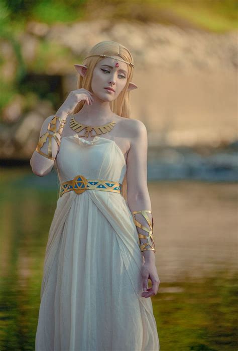Princess Zelda Breath Of The Wild By Onbluesnow Zelda Cosplay Cosplay Outfits Zelda Dress