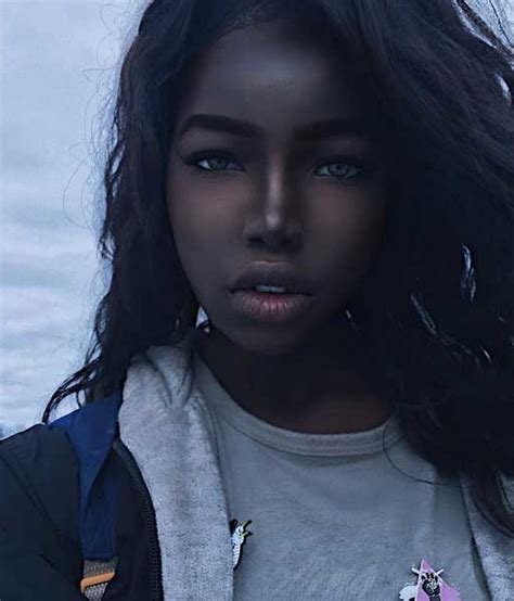 Lola Chuil La Joven Negra Que Cautiva En La Red Por Su Belleza