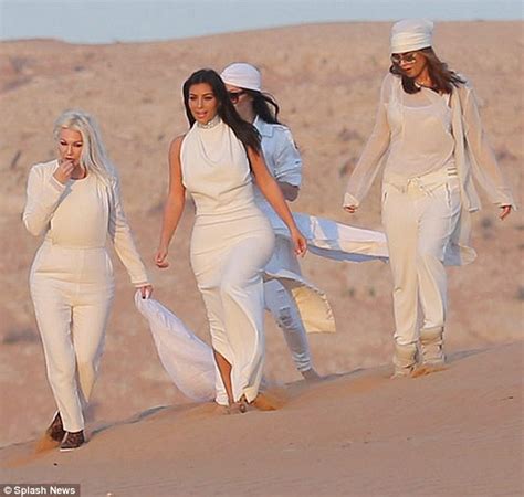 kim kardashian gets mercedes stuck in dubai desert daily mail online