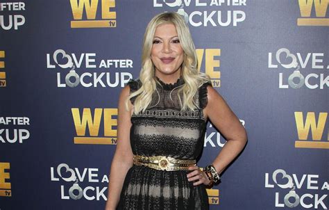 Tori Spelling Documents Breast Implants Revision In New Show