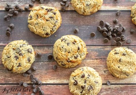 Purpose of an egg in cookies: Eggless Chocolate Chip Cookies - Keto, Low Carb, Gluten-Free, EASY