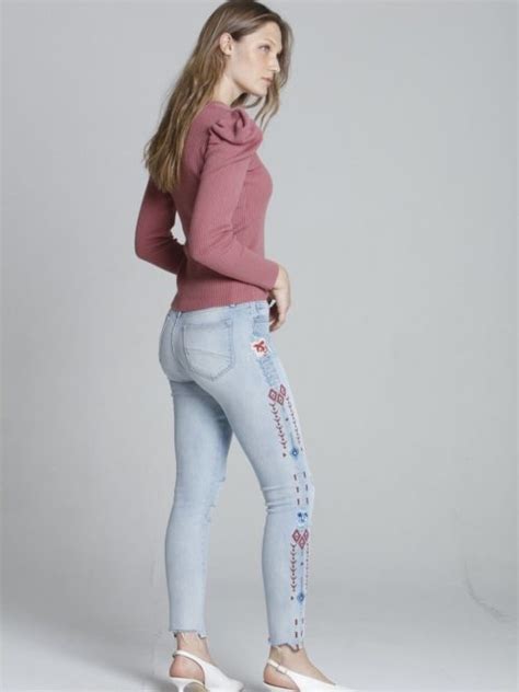 Driftwood High Rise Jeans Jackie Ethnic Embroidery