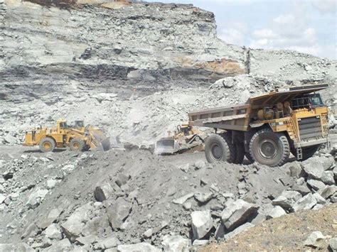 Construction Machinery At A Rock Quarry Rock Quarries Limestone Quarry