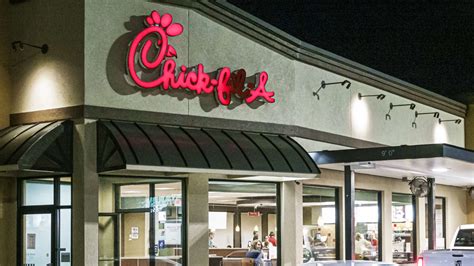 Now Far Right Nutters Want To Boycott Chick Fil A