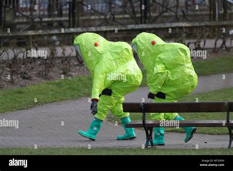 Hazmat suits hi-res stock photography and images - Alamy