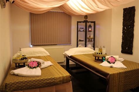 Thai Massage Aromatherapy Deep Tissue 10 Mins From Leeds City Centre In Moortown West