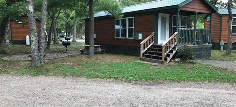 Deluxe Cabin Full Bath With Tub And Shower Patio Pictures Oscoda Tawas Koa Holiday