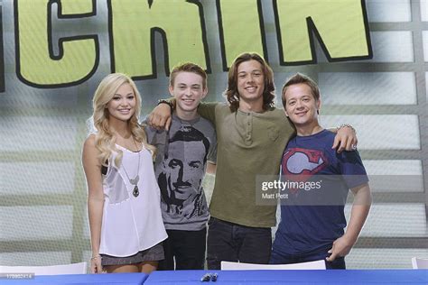 D23 Expo Cast Of Kickin It Greet Fans And Sign Autographs At News Photo Getty Images