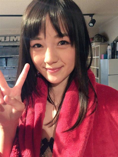 스즈하라 에미리 Emiri Suzuhara 鈴原エミリ 모모카나의 일본 배우 이야기