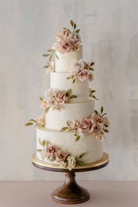 6 Beauteous Finished Wedding Cake How To Pick The Best One Ideas
