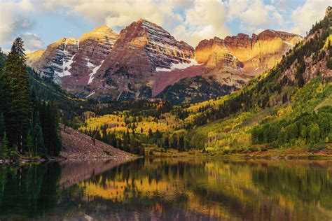 Maroon Bells And Lake At Sunrise Colorado Usa Alidays
