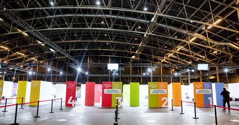 😷 💉 wat voelen we ons vereerd om te mogen. Alles ingericht en eerste vaccins vroeger dan verwacht ...