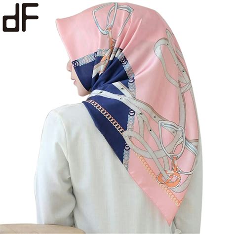 Wholesale Beautiful Printed Muslim Silk Satin Hijab Fashion Scarf