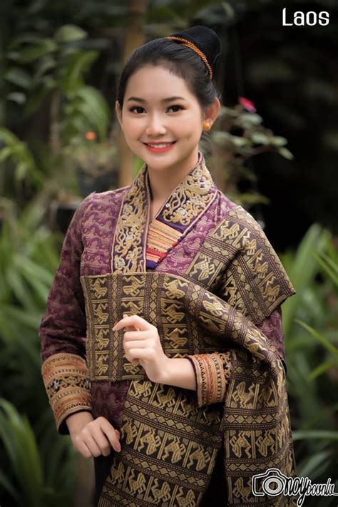 Laos 🇱🇦 ລາວ Lao Traditional Dress In 2021 Traditional Dresses Asian Beauty Girl Laos Wedding