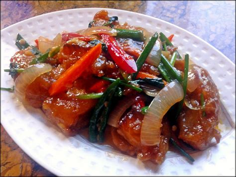 'ayam masak merah' literally means chicken cooked in red sauce. jom masak-masak: Fillet Ikan Masak Sweet Sour