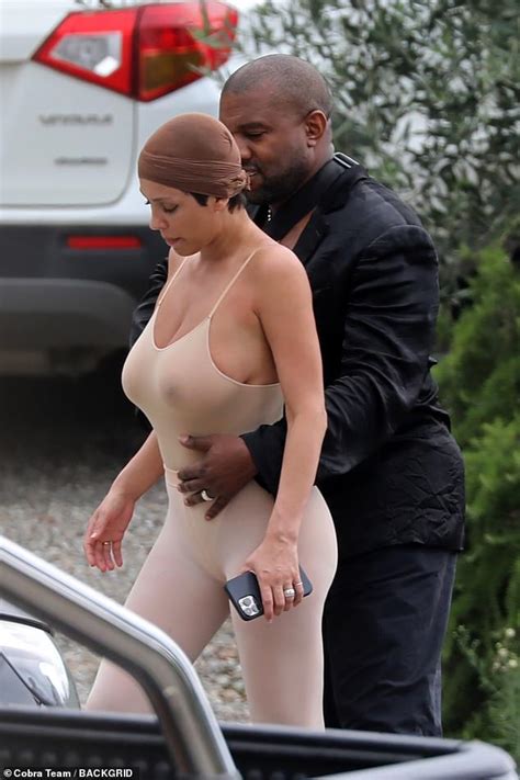 Angry Italians Furious At Kanye West S Kim Kardashian Lookalike Wife