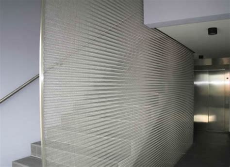 Cable railings, or wire rope railings, are safety rails that use horizontal or vertical cables in place of spindles, glass and mesh for infill. Decorative Wire Mesh for Indoor and Outdoor Railing Use