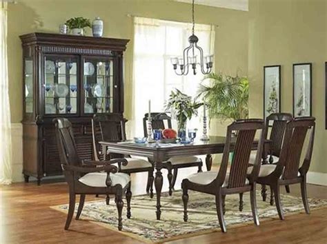 Steal our favorite ideas to design a dining room that's made for sharing with family and friends. Best Decorating Ideas For Small Dining Room