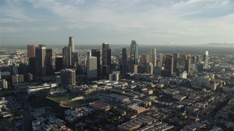 8k Stock Footage Aerial Video Approaching The Skyline In