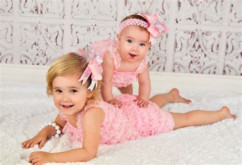 Pin By Sara Lukacs On Picture Ideas Big Sister Little Sister Sisters Photoshoot Sibling