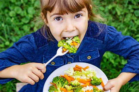 Top 5 Best Ways To Get Your Toddler To Eat Vegetables
