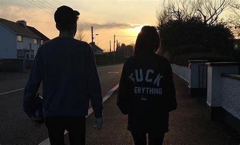 Foto orang pacaran romantis bikin baper. Foto Aesthetic Orang Pacaran