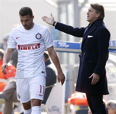 Get roberto mancini latest news and headlines, top stories, live updates, special reports, articles, videos, photos and complete coverage at mykhel.com. Lukas Podolski bei Inter Mailand: "Er macht alles falsch ...