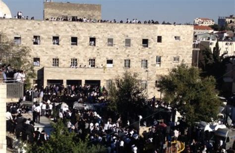 Hundreds Of Thousands Turn Out For Funeral Of Rabbi Ovadia Yosef The
