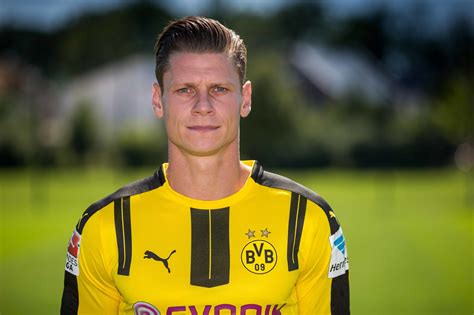 Łukasz piotr piszczek date of birth: Borussia Dortmund verlängert mit Lukasz Piszczek - Dortmund-City