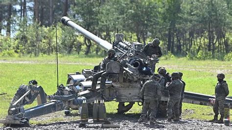 All About The 155mm M777 Howitzer And M982 Excalibur Guided Projectile
