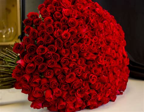 Send 300 Red Roses Bouquet In Pune