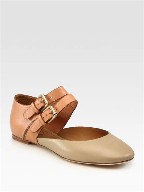 Lyst Chloé Leather Buckle Flats In Natural