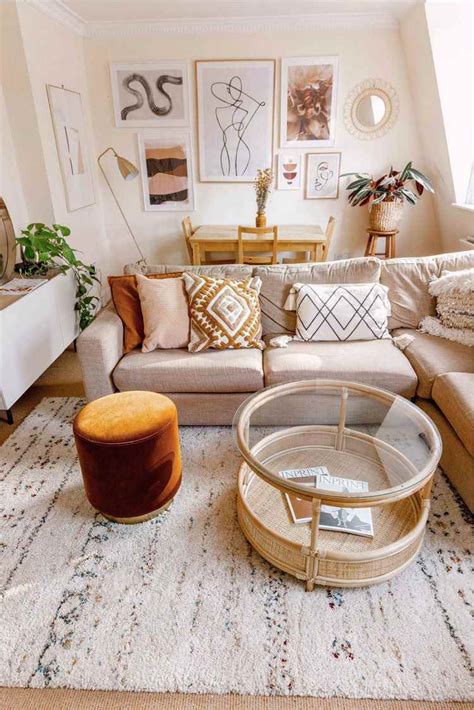 40 Outstanding Boho Chic Living Room Decor Ideas In Natural Colors