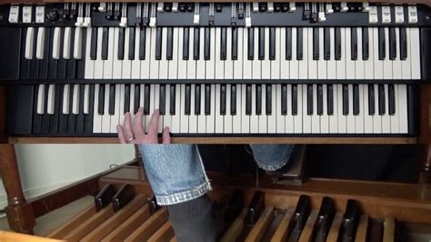 Hammond Organ Bass Pedals How To Walk Bass On The Hammond