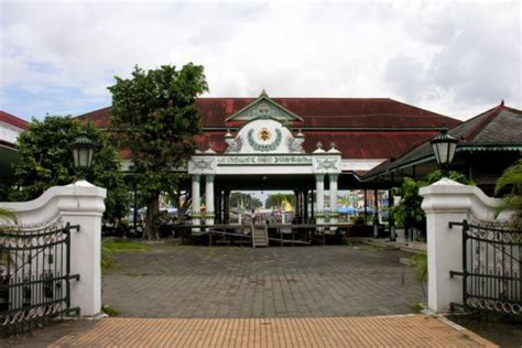 Keraton Yogyakarta Istana And Objek Wisata Bersejarah