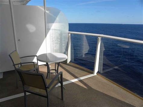 Allure of the seas on yksi royal loft suite (luokka rl), joka mittaa 1,524 neliöt jalat, jossa 843 neliön jalka parveke. Junior Suite Review on the Oasis of the Seas and Allure of ...