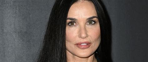 Demi Moore Suffers Nipple Slipping Wardrobe Malfunction The Daily Caller