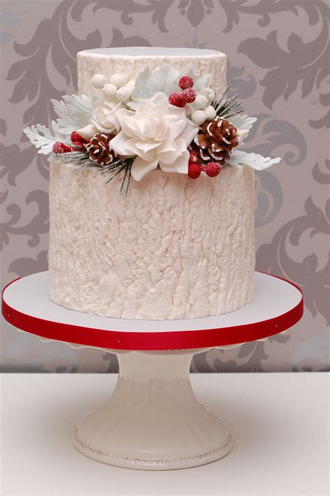White With Cranberry Christmas Wedding Cake By Cupcakes Manufaktur On