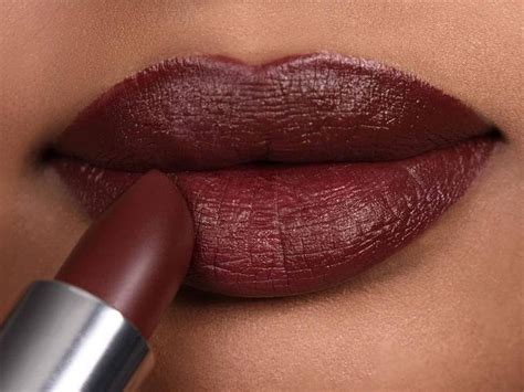 How To Apply Dark Lipstick By Loréal Dark Lipstick