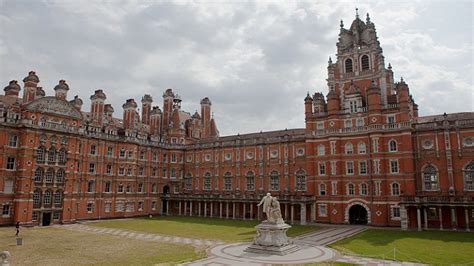 İngiltere Londra Üniversitesi Bölümleri Yıllık Ücreti