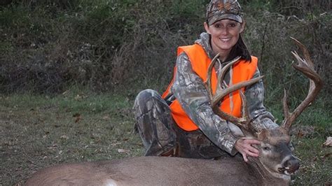 Deer Hunting In Alabama Brings In Big Bucks Lots Of Doe