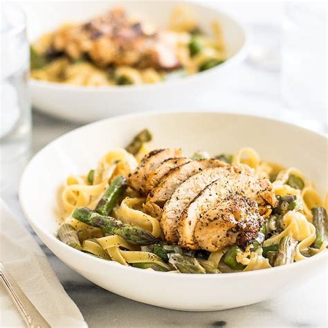 This Easy Creamy Chicken And Asparagus Pasta Is Quick And Simple To