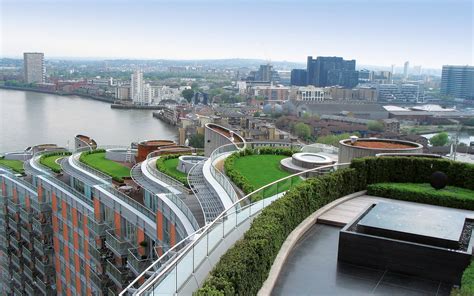It was designed by skidmore radisson blu edwardian new providence wharf hotel, london picture: New Providence Wharf in London - green ovals | ZinCo Green ...