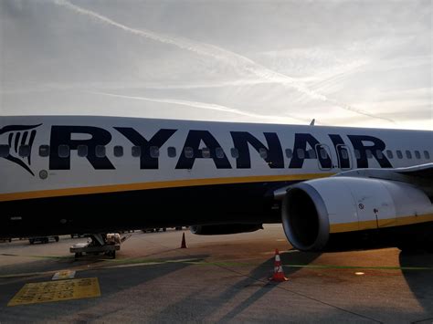 Con ryanair puoi trasportare due bagaglii a mano gratuiti, una borsa di dimensioni non superiori a 55 x 40 x 20 cm e un peso massimo di 10 kg e. Rimborso Ryanair per volo in ritardo grazie al regolamento ...