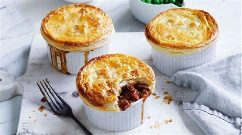 Slow Cooked Beef And Guinness Pie Recipe Recipe Beef And Guinness Pie Guinness Pies Dump