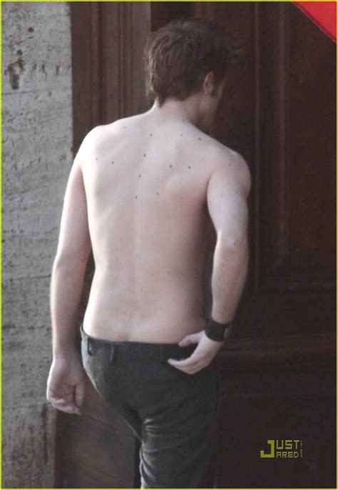 Robert Pattinson New Moon Shirtless Twilight Series Photo