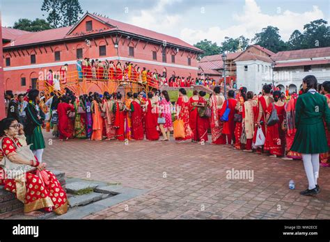 Kathmandunepal Sep 22019 Large Group Of Nepali Hindu Women Waiting In Line To Worship At