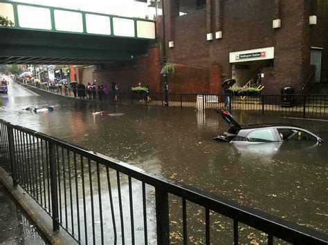 Wallington Flood Motorists Flee Cars During Flash Floods In London